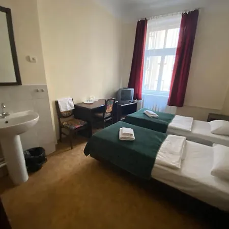 Viktorija With Private Hostel *