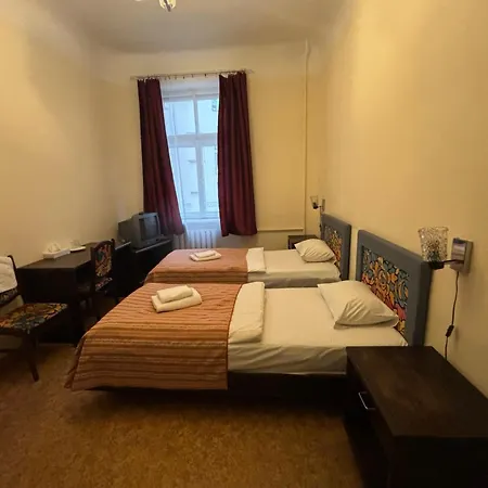 Viktorija With Private Hostel Riga