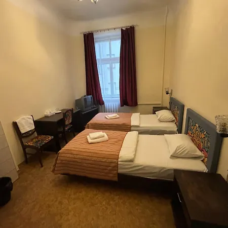 Vandrarhem Viktorija With Private *