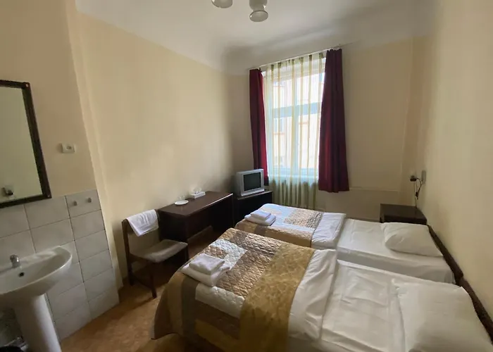 Viktorija With Private Hostel *